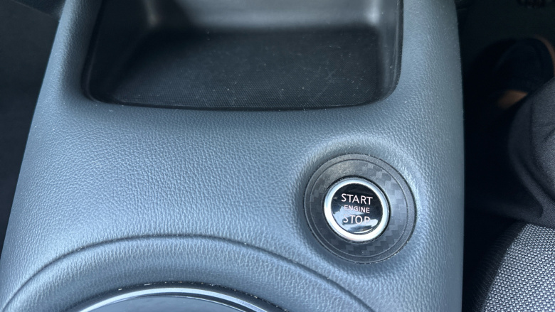 Nissan Juke 1.0 DiG-T 114 N-Connecta 5dr Petrol Hatchback